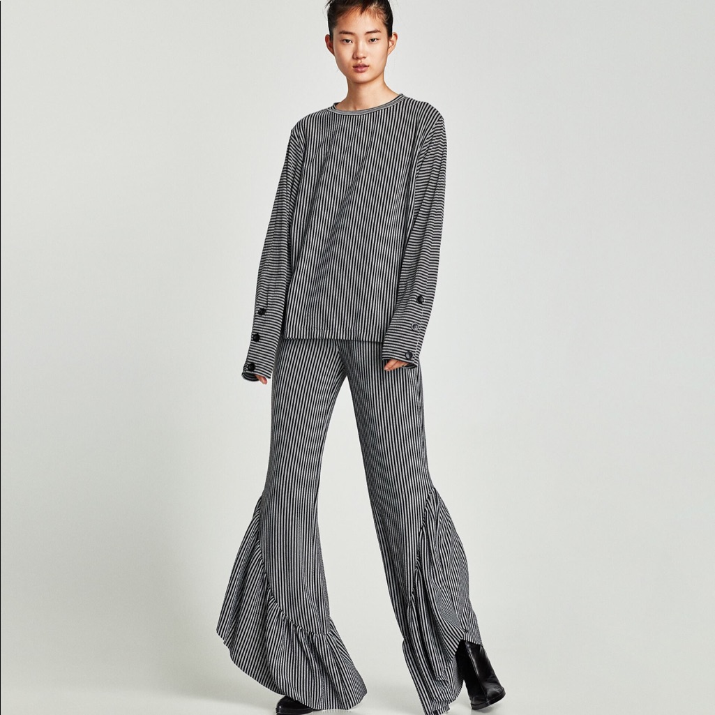 Zara Set Of Flowing T-Shirt With Frilled T